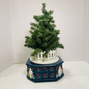 Dept 56 Christmas Advent Tree Music Box